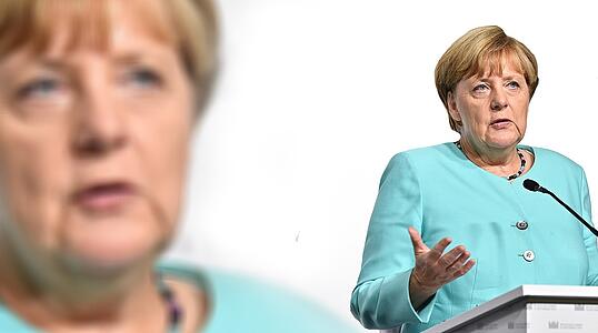 Stimmexpertin Dr. Monika Hein analysiert Merkel & Schulz