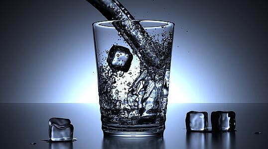 Neue Studie: Regel zur täglichen Flüssigkeitsaufnahme hinterfragt